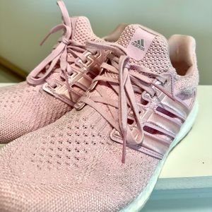Adidas ULTRABOOST 5.0 DNA womens size 7.5 pink